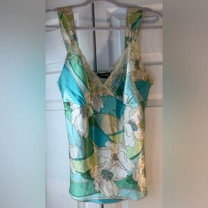 Eyeshadow Lace Trim Top in Green and Cream